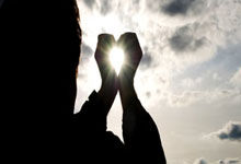 科尔马主场取胜，取得关键胜利