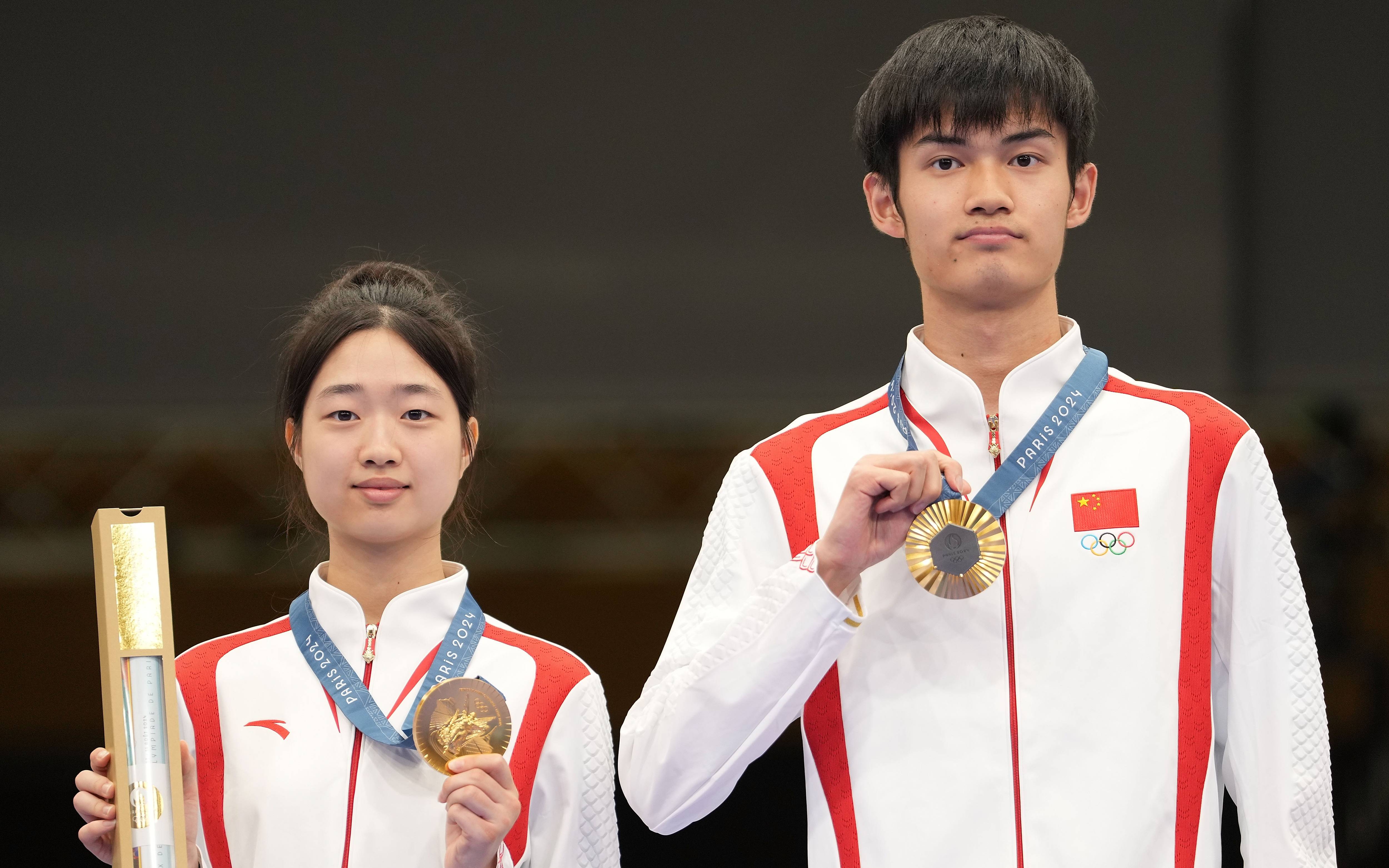 狂胜后球迷欢呼,豪言冲击冠军荣耀的简单介绍 狂胜后球迷欢呼,豪言冲击冠军荣耀的简单介绍