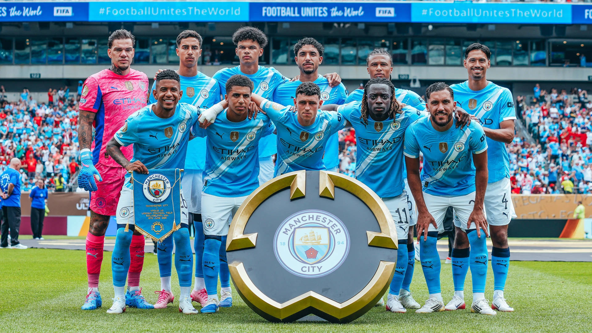 关于曼城中场表现出色,带领球队赢得关键胜利的信息 关于曼城中场表现出色,带领球队赢得关键胜利的信息