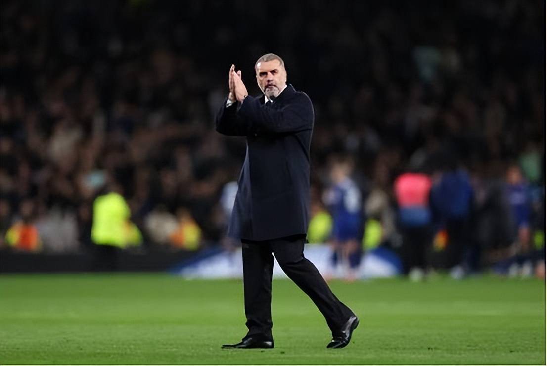 曼联客场不敌沃特福德,再次失利! 曼联客场不敌沃特福德,再次失利!