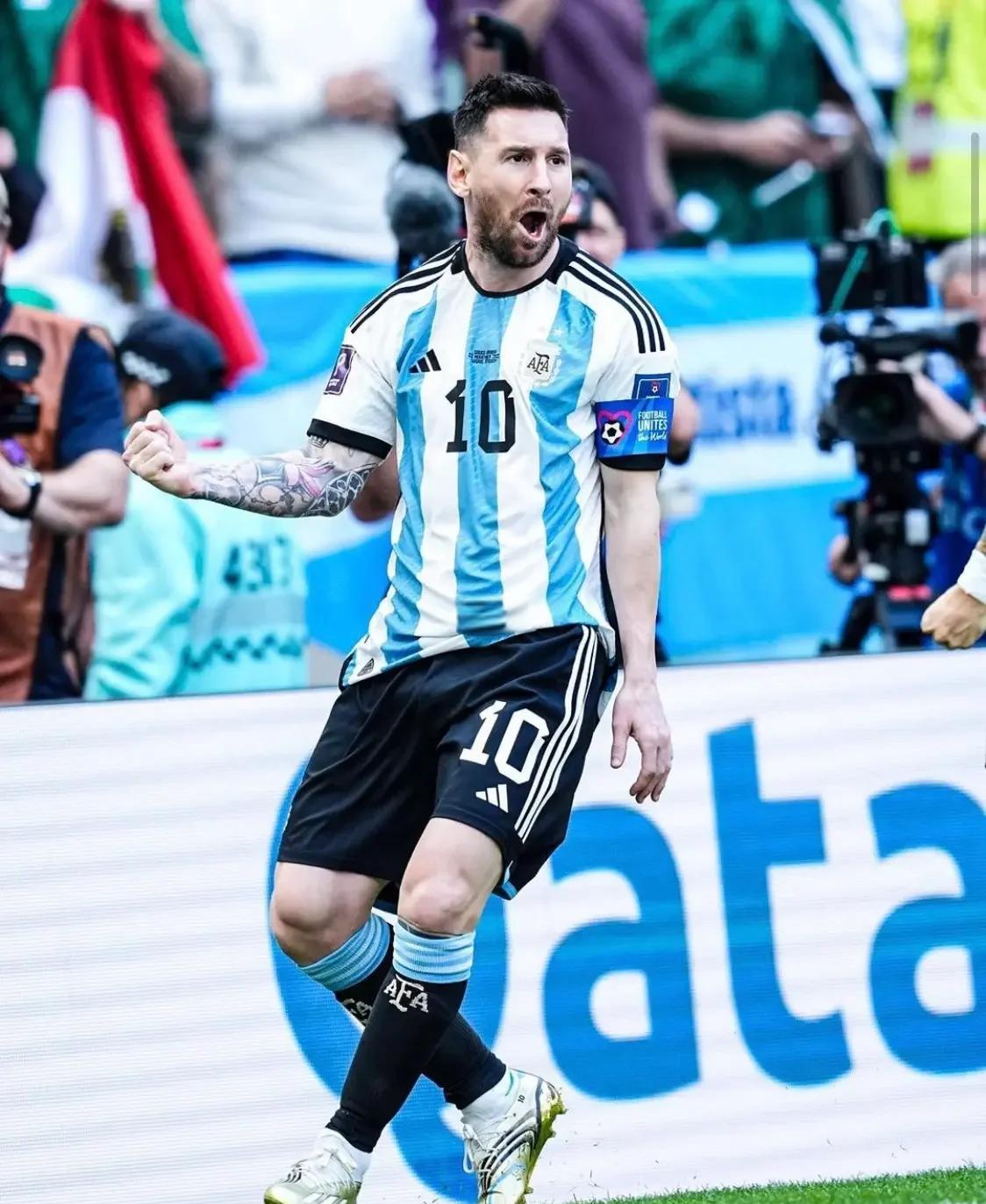 关于意大利足球联赛深陷VAR争议，技术裁判缺失引起争议的信息