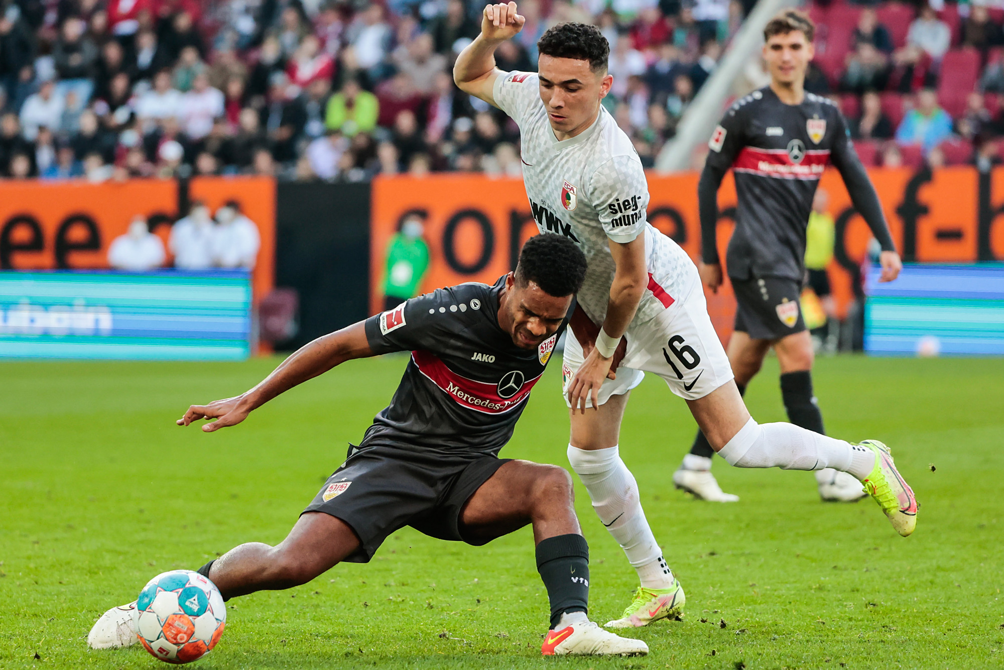 斯图加特遭遇背景困扰,球队面临解散危机 斯图加特遭遇背景困扰,球队面临解散危机