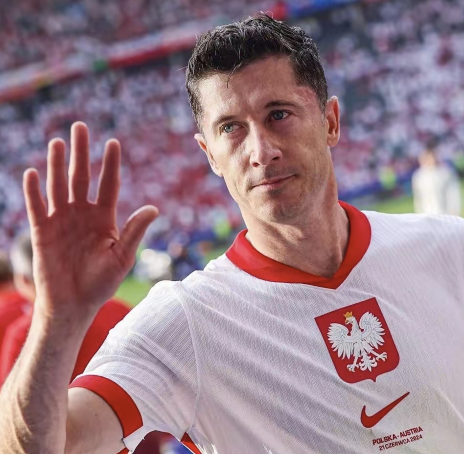 葡萄牙逆转奥地利,莱万多夫斯基因犯规红牌被罚的简单介绍 葡萄牙逆转奥地利,莱万多夫斯基因犯规红牌被罚的简单介绍