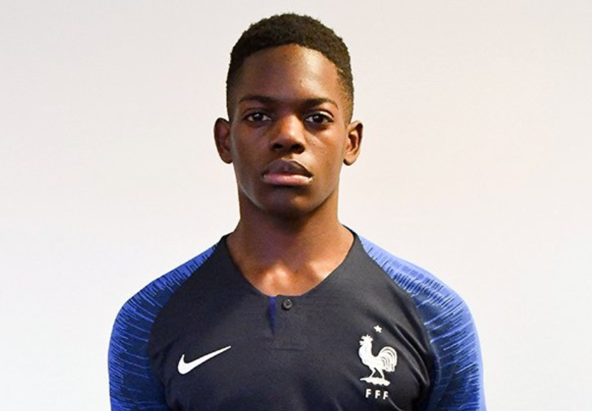 关于里昂后防线整体表现稳固,为球队取得连胜立下汗马功劳的信息 关于里昂后防线整体表现稳固,为球队取得连胜立下汗马功劳的信息